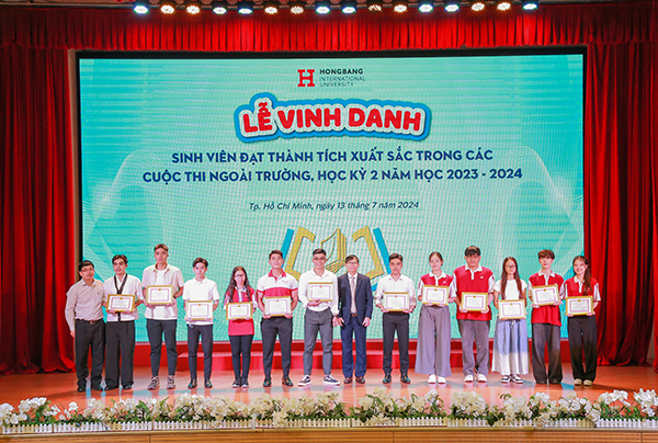 HIU vinh danh hơn 200 sinh viên đạt Học bổng Khuyến khích học tập HK1 năm học 2023-2024